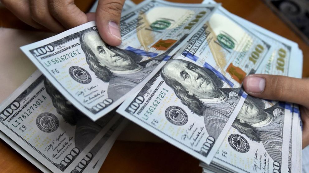 El Gobierno busca aumentar la oferta de divisas con el nuevo dólar turista