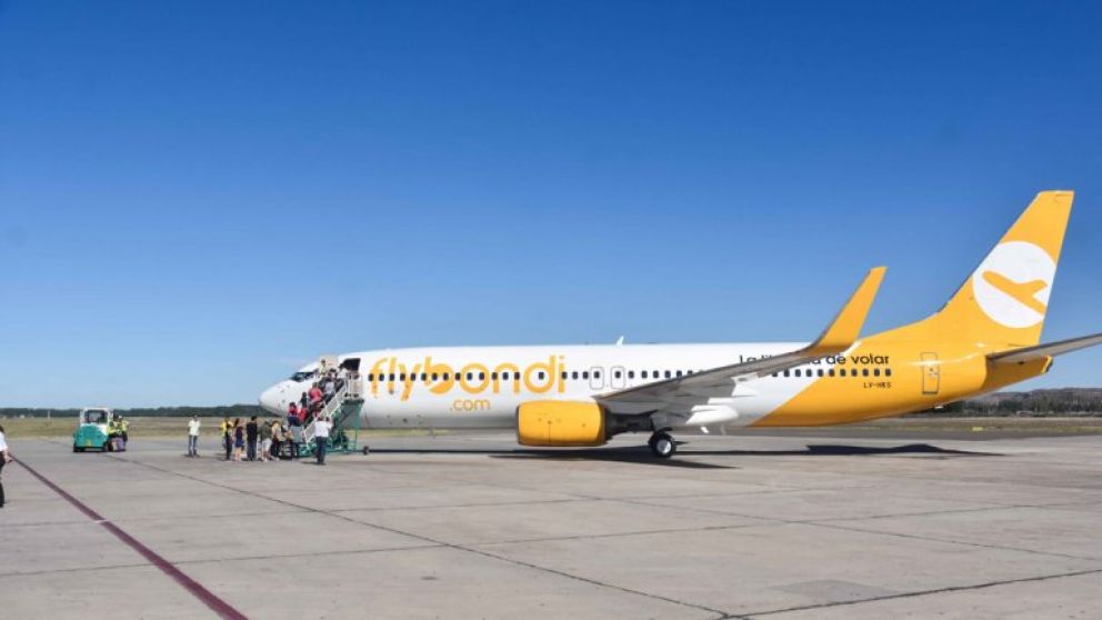 Flybondi anunció la venta de pasajes pero la Justicia frenó las obras en El Palomar