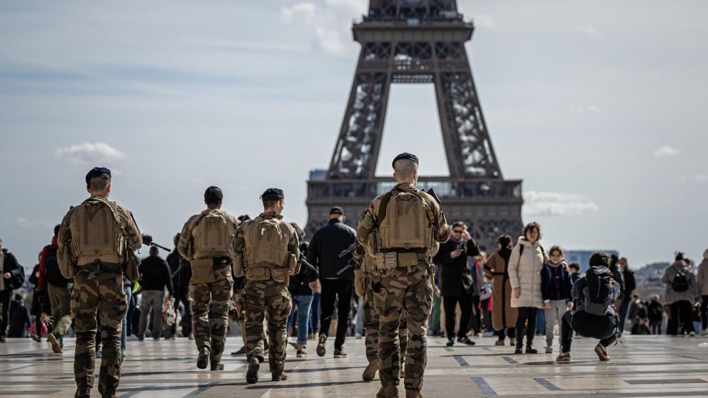 ¿Vuelve el servicio militar a Francia?