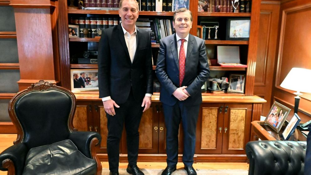 Diego Santilli junto a Gerardo Zamora de Santiago del Estero.