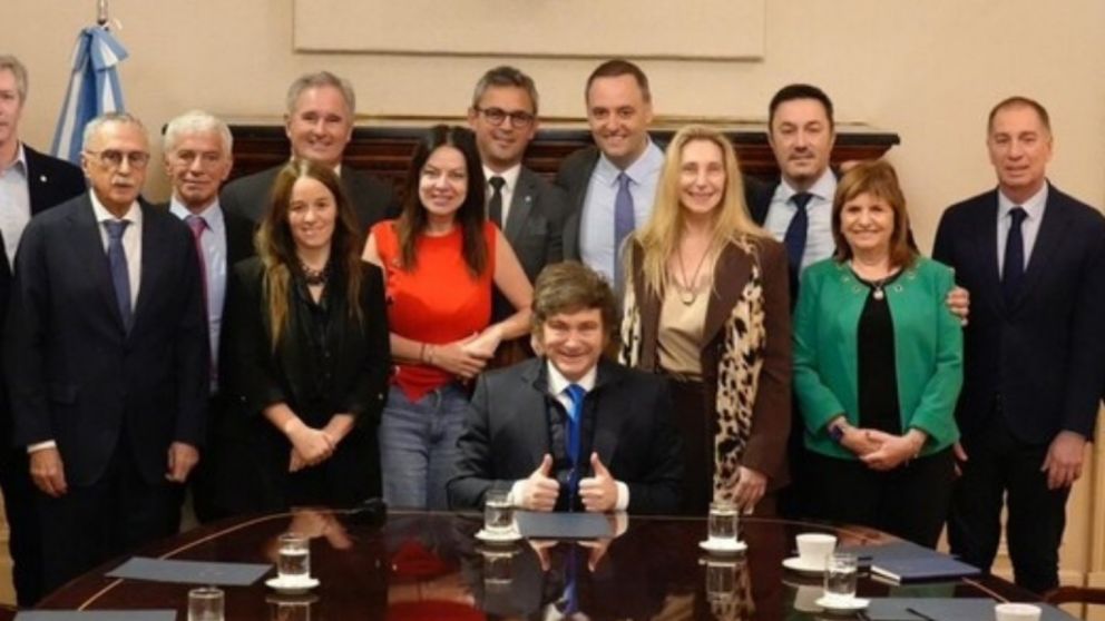 Javier Milei se reuni� con su mesa chica y el Gabinete: movimientos en Casa Rosada.