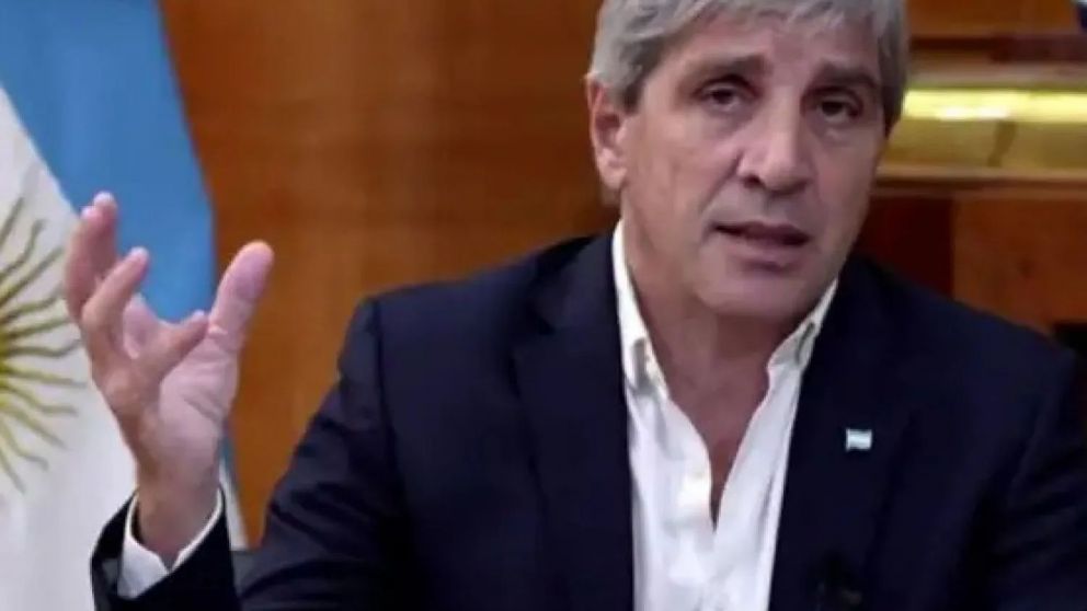 Luis Caputo: "Yo podría trabajar en el sector privado por más de 10 veces de lo que gano en el sector público"