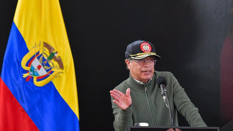 petro exige al bid explicaciones por presunto uso electoral de créditos