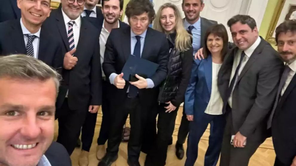 El pase de tres diputados de la Liga del Interior dejó a La Libertad Avanza a un voto de disputar la primera minoría en la Cámara de Diputados.