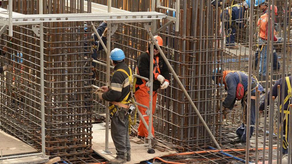La construcci�n avanza pero la industria no