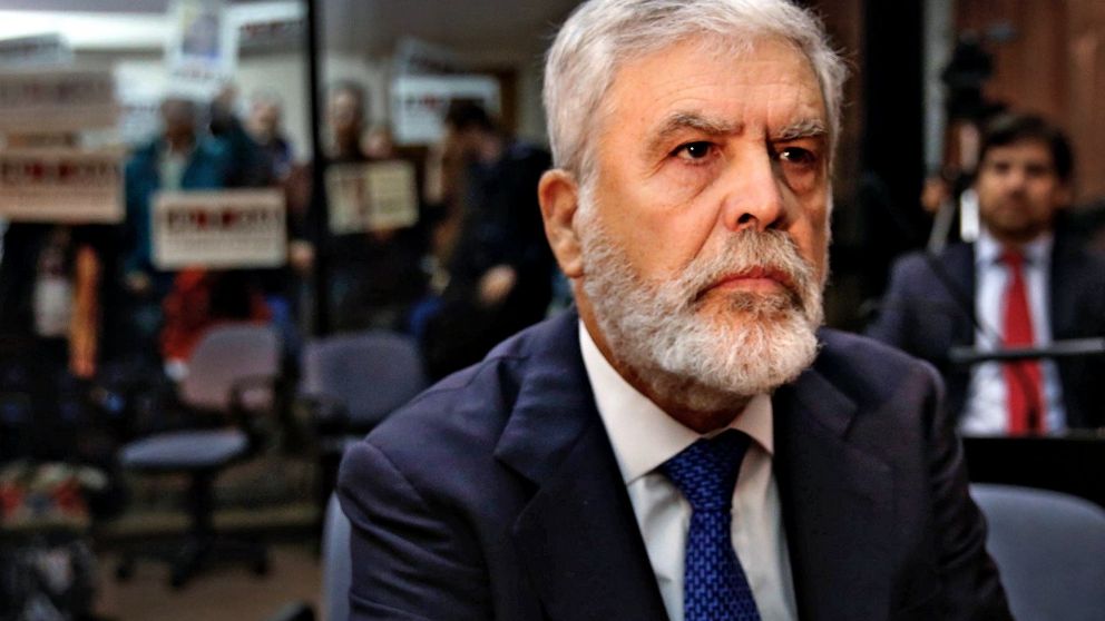 El Gobernador Kicillof, ministros de su gabinete y una treintena de intendentes exigieron