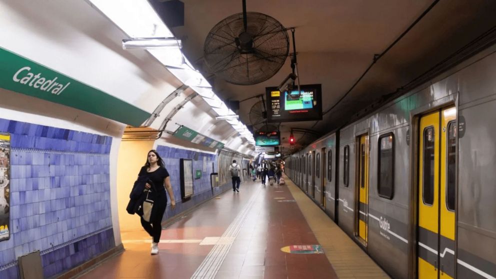 Los asistentes al show de Oasis podrán volver a sus casas en subte