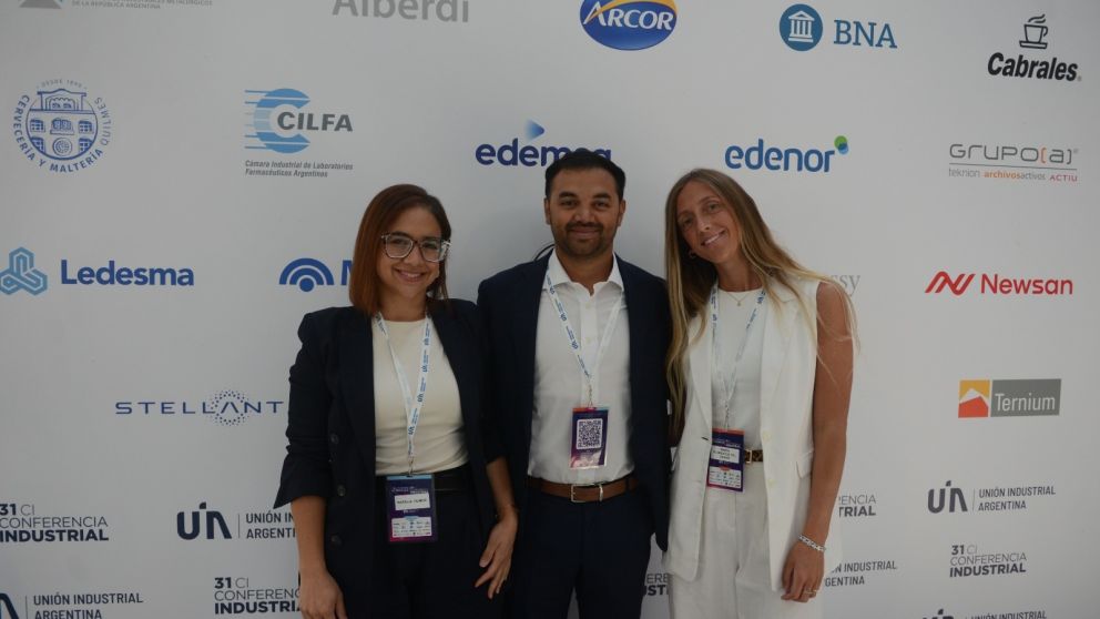 De izquierda a derecha: Natalia Olmos, directora de Comunicación y Relaciones Institucionales de Grupo Olmos; Lucas Olmos, director financiero; y Florencia Del Gener, auditora. (Foto: Hernán Nersesian)