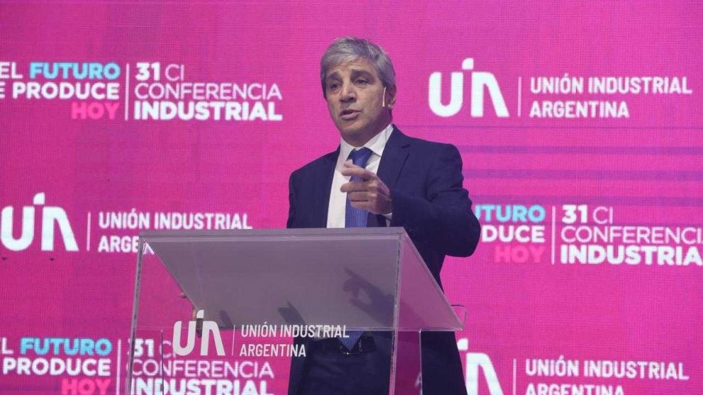 Caputo destacó la "recuperación fenomenal" de la economía
