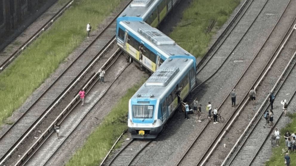 Accidente en el tren Sarmiento: el SAME atiende pasajeros heridos