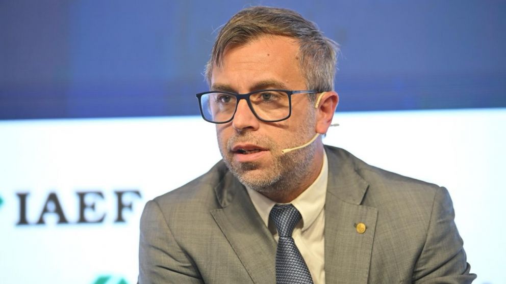 El Tesoro consiguió otros USD150 M a una tasa del 5,6% y además absorbió pesos