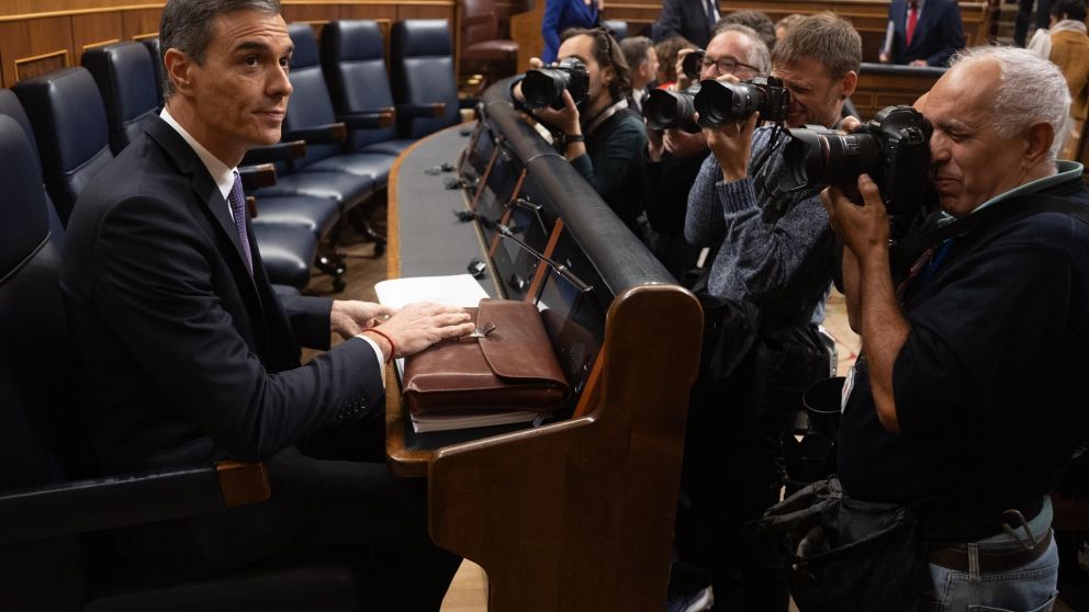 Pedro Sánchez denuncia la privatización de servicios públicos como una forma de corrupción