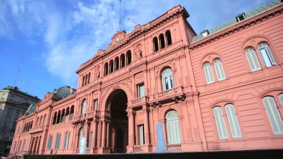 Milei reúne a los legisladores electos en Casa Rosada.