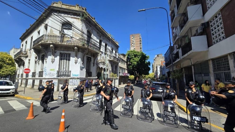 “Los bienes de los porteños son sagrados": Jorge Macri anunció el desalojo número 494, esta vez en un edificio de Once tomado hace seis años por cartoneros