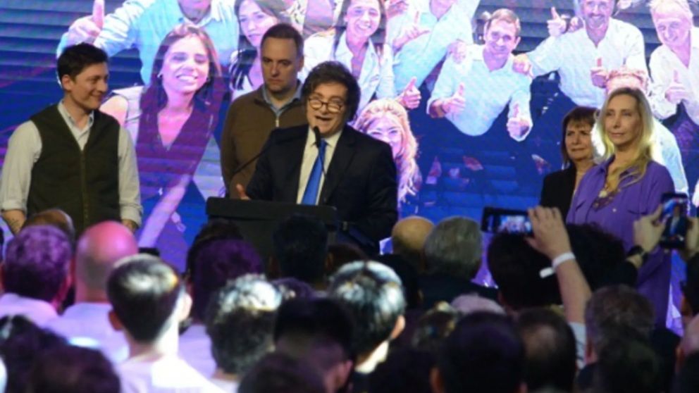 "El impulso reformista de Argentina ha regresado y Milei puede legislar desde una posición de fortaleza", señaló el medio especialista en finanzas