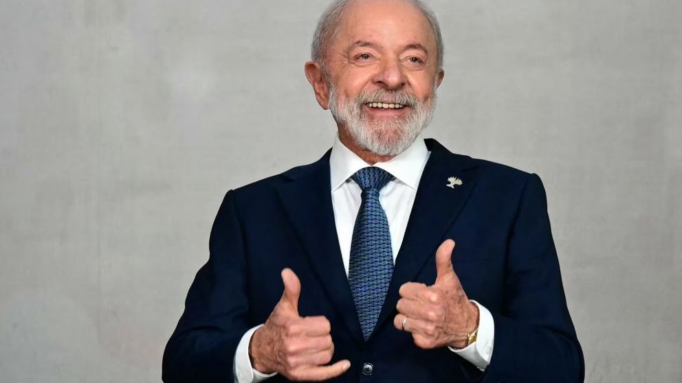 "A partir de ahora, la clase media también pasa a ser asistida por los programas de vivienda del país" aseguró Lula.