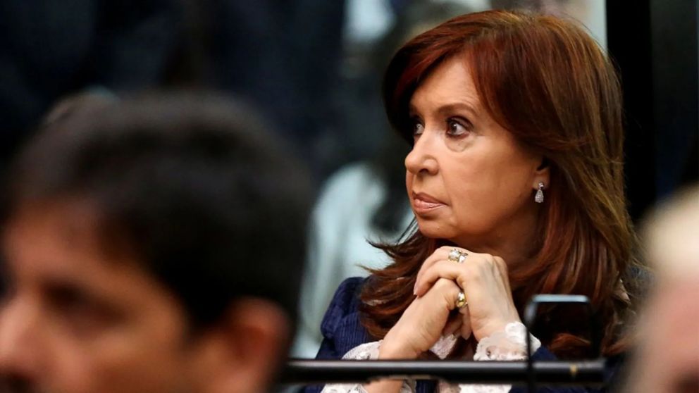 Cristina Kirchner eximida de pagar en la causa Vialidad.