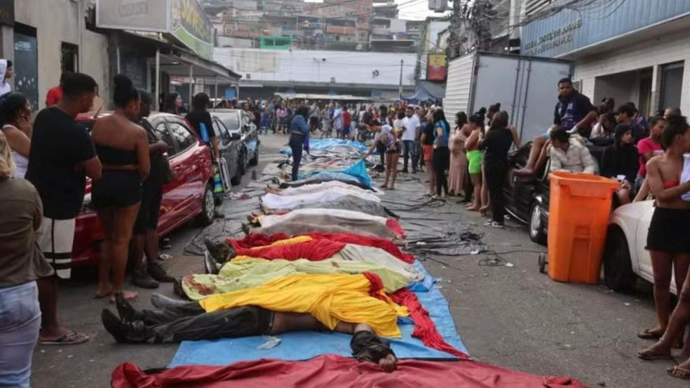 El megaoperativo policial en las favelas de Río dejó más de 120 muertos y abrió una dura disputa política entre el gobierno de Lula y el estado de Río de Janeiro.