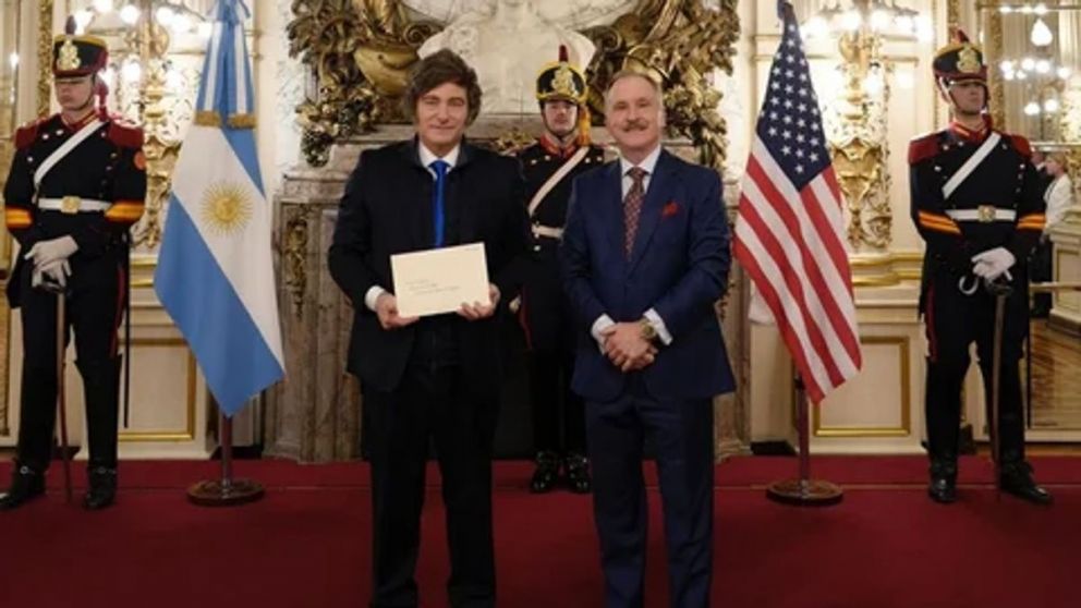 Milei recibi� las cartas credenciales del nuevo embajador de EEUU.