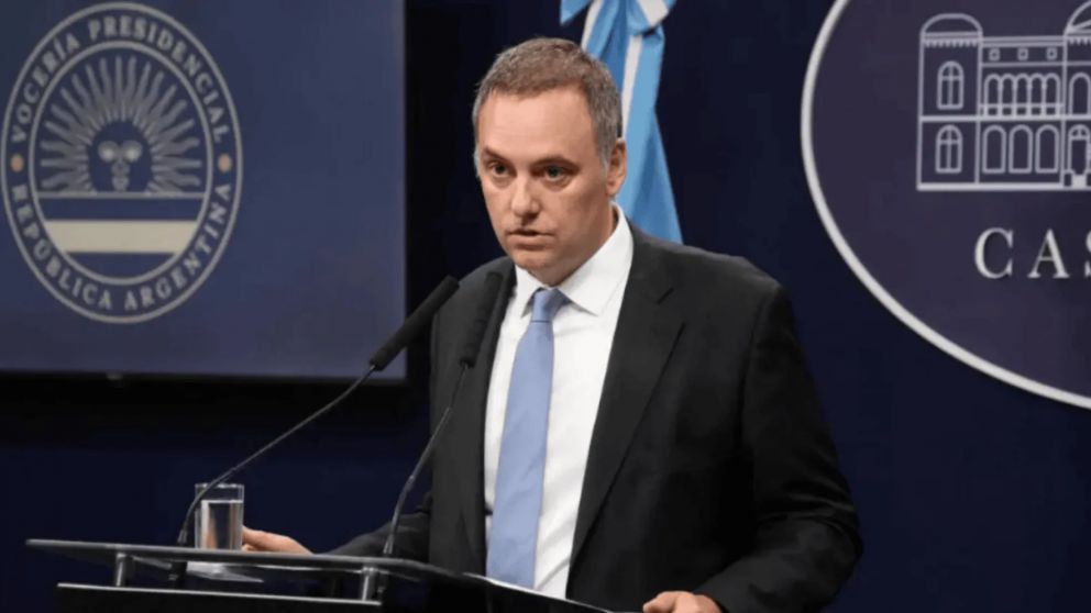 Manuel Adorni en vivo desde la Rosada