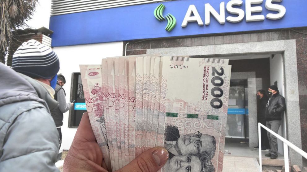 Milei dijo que el bono será de $70.000 y no de $110.000 como aprobó el Congreso