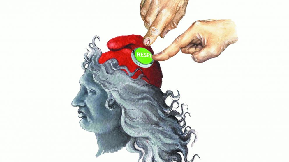 Economistas plantean que si bien "la tensión disminuyó, no puede descartarse algún ajuste en el esquema cambiario”