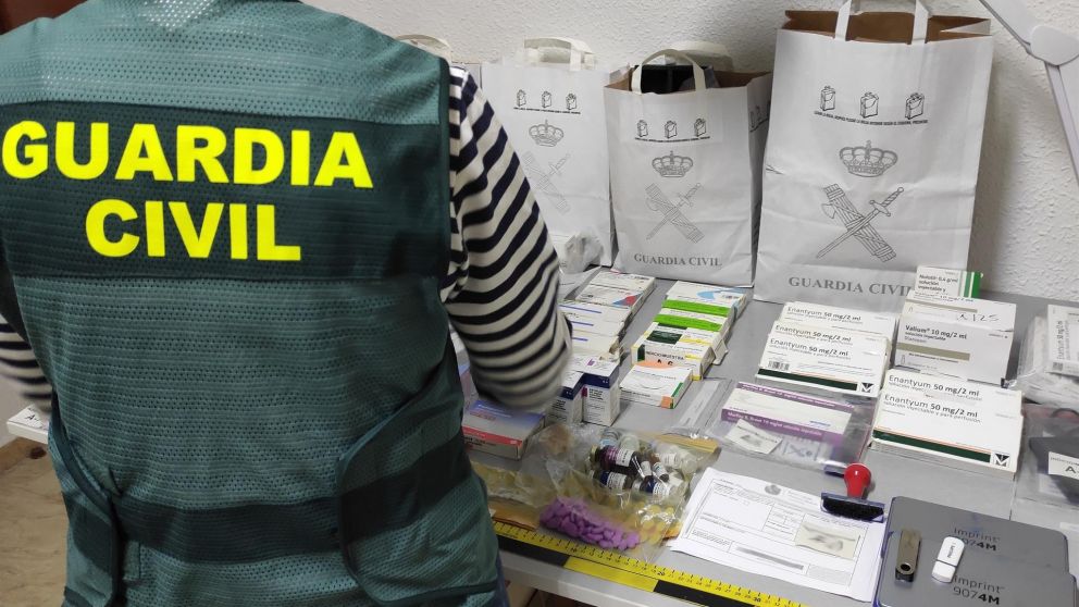 Detienen a 22 personas por venta ilegal de medicamentos en internet