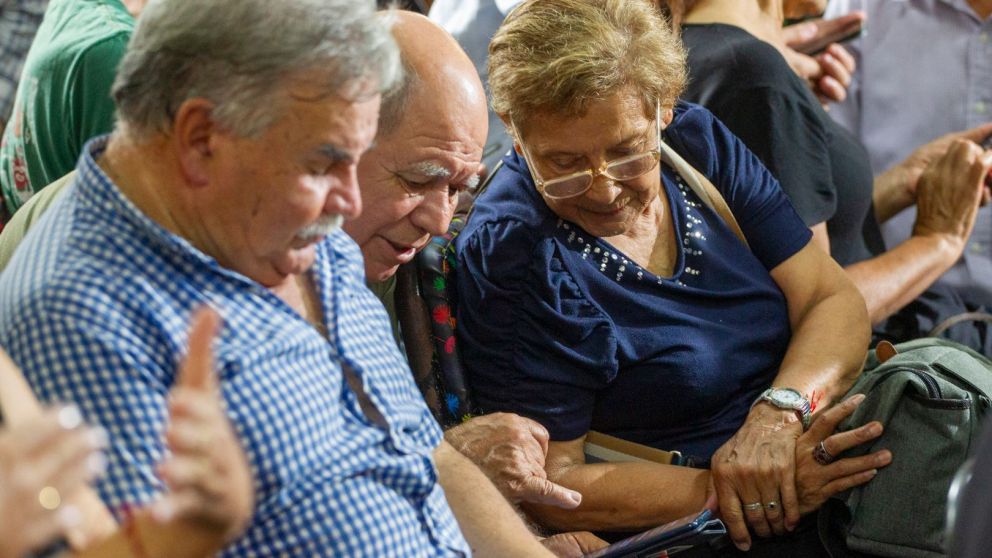 La vacuna antigripal estará disponible hasta fin de año en farmacias adheridas