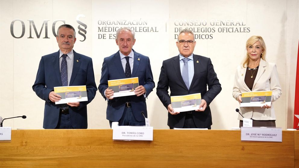 España enfrenta un desafío médico: 25% de los médicos se jubilarán en la próxima década