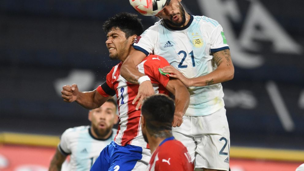 Un estudio del Instituto de Rehabilitación Neurológica de Vithas advierte que los impactos craneales en el fútbol de élite pueden derivar en demencia.