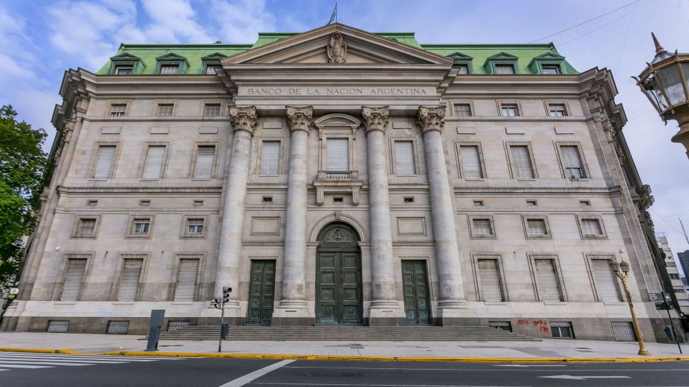 La agencia FIX subió la calificación del Banco Nación a “AAA”
