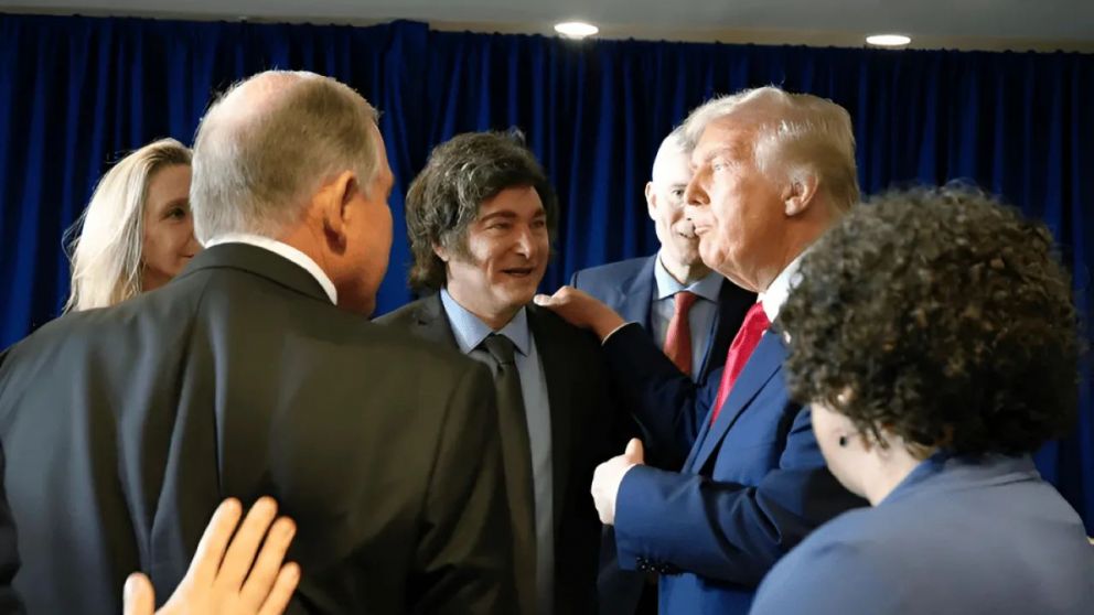 El Financial Times plantea que el salvataje podría perjudicar tanto a Milei como a Donald Trump