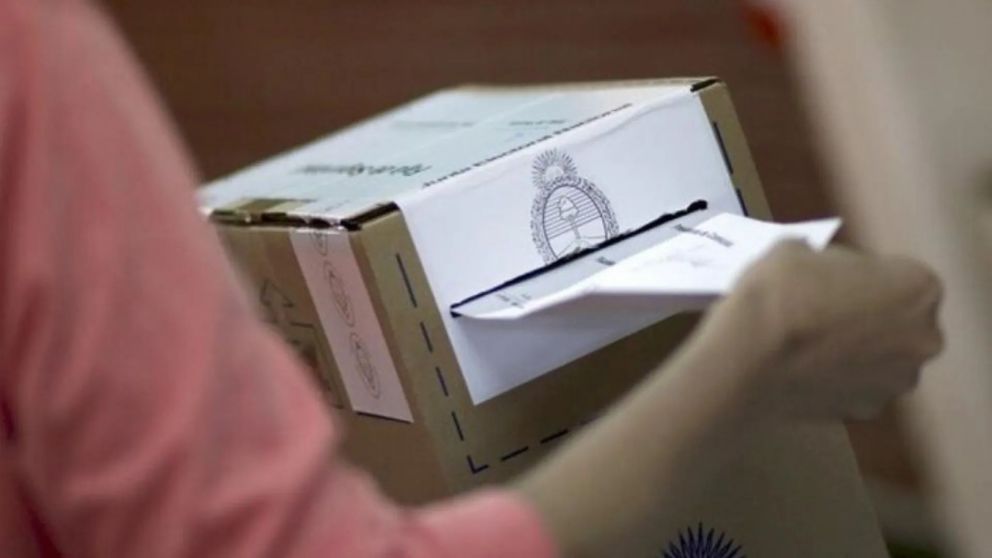 Cerraron las mesas en todo el país y empieza el recuento de votos