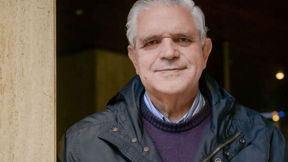 Ricardo López Murphy ya emitió su voto.