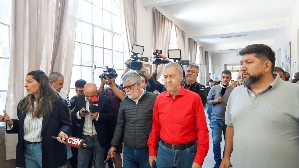 El exgobernador pidió calma