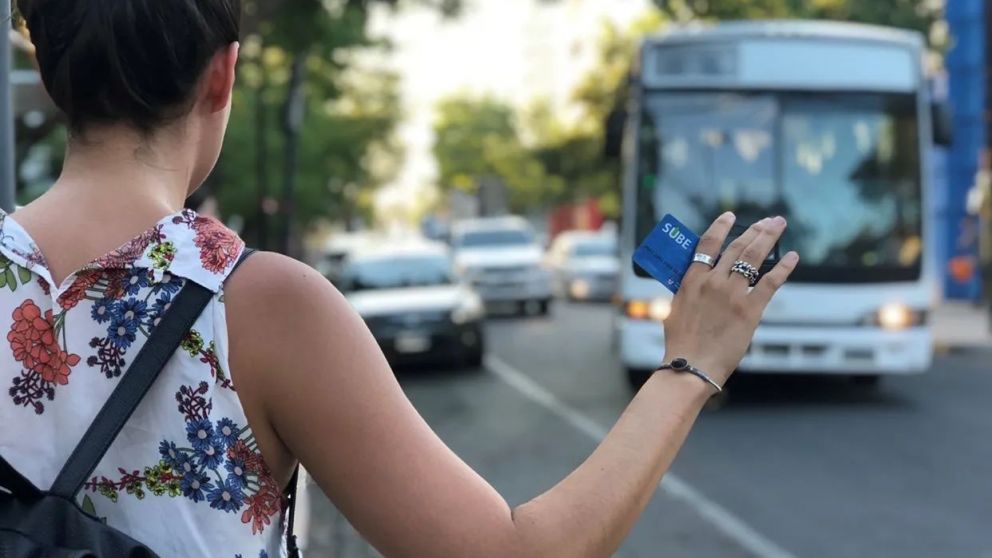 El transporte público gratis en esta jornada es "una herramienta fundamental para asegurar la participación democrática y la igualdad de oportunidades", aseguraron desde PBA
