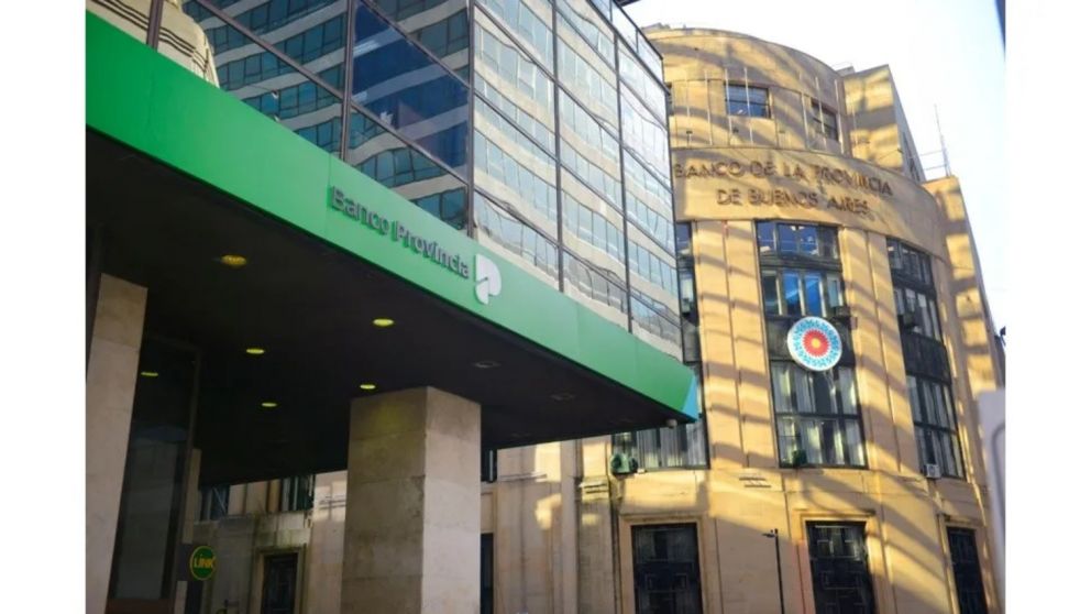 Los bancos vuelven a atender en el horario habitual