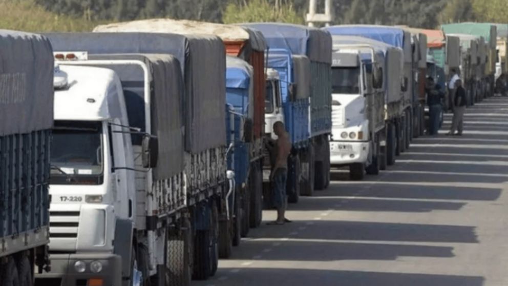El Gobierno homologó paritarias de Camioneros.