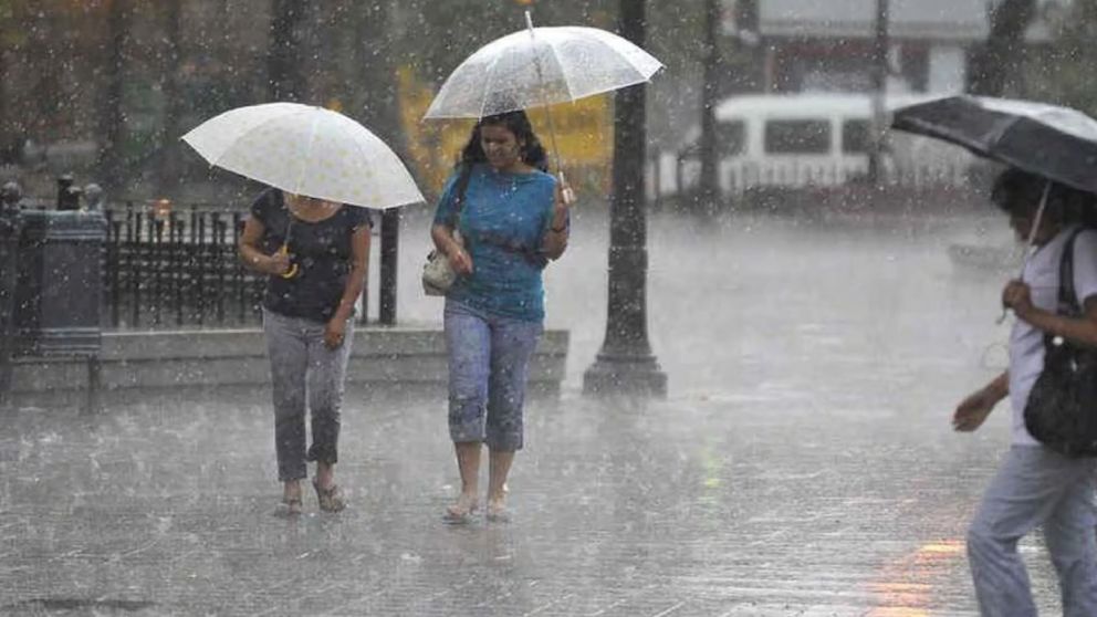 "Se cae el cielo": alerta por tormentas fuertes y actividad eléctrica en Buenos Aires