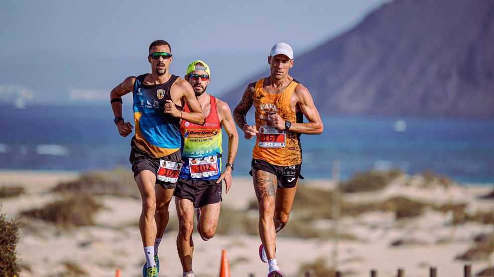 más de 800 corredores se preparan para la maratón dany sport corralejo en fuerteventura