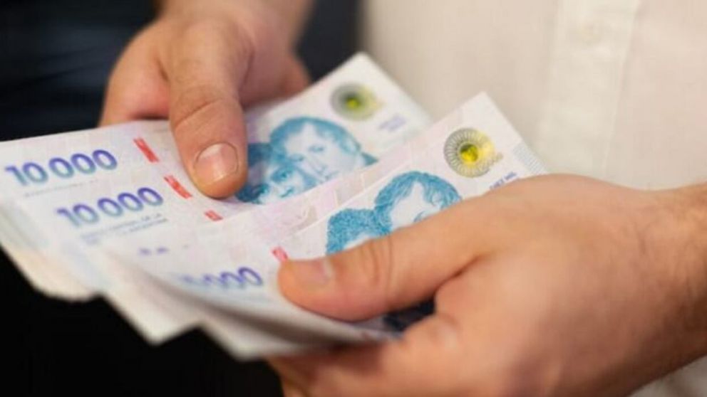 El Salario Mínimo Vital y Móvil suele utilizarse como base en las paritarias (Imagen ilustrativa).