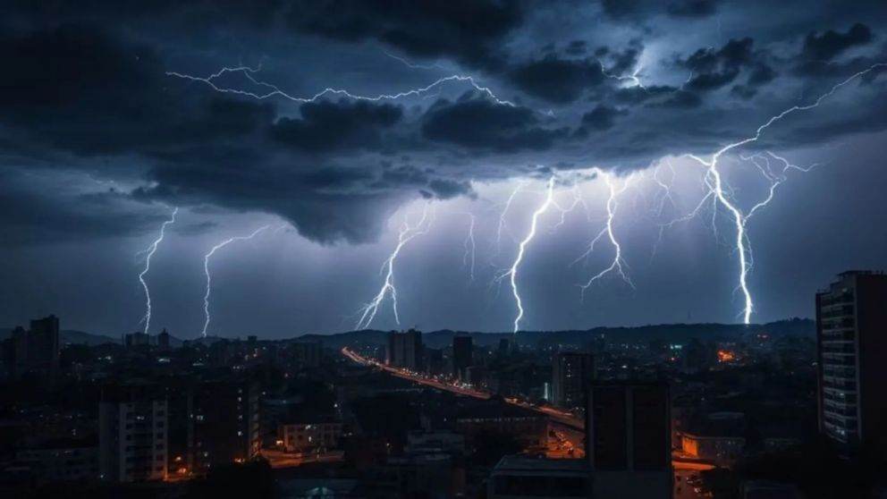 Alerta amarilla en el AMBA: se esperan lluvias intensas, granizo ocasional y ráfagas de viento este sábado (Imagen ilustrativa Adobe Stock).