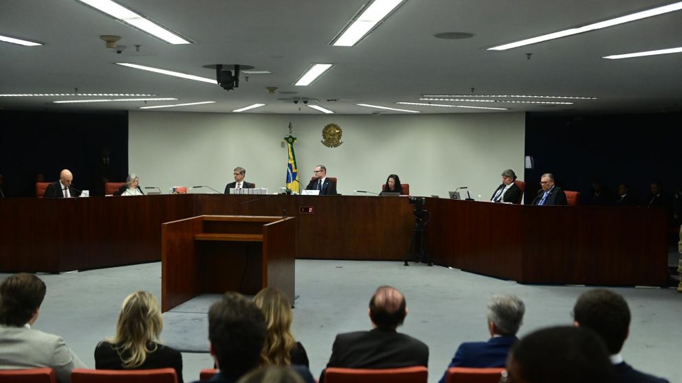 La decisión subraya la gravedad de los delitos cometidos, que incluyen golpe de Estado y organización criminal