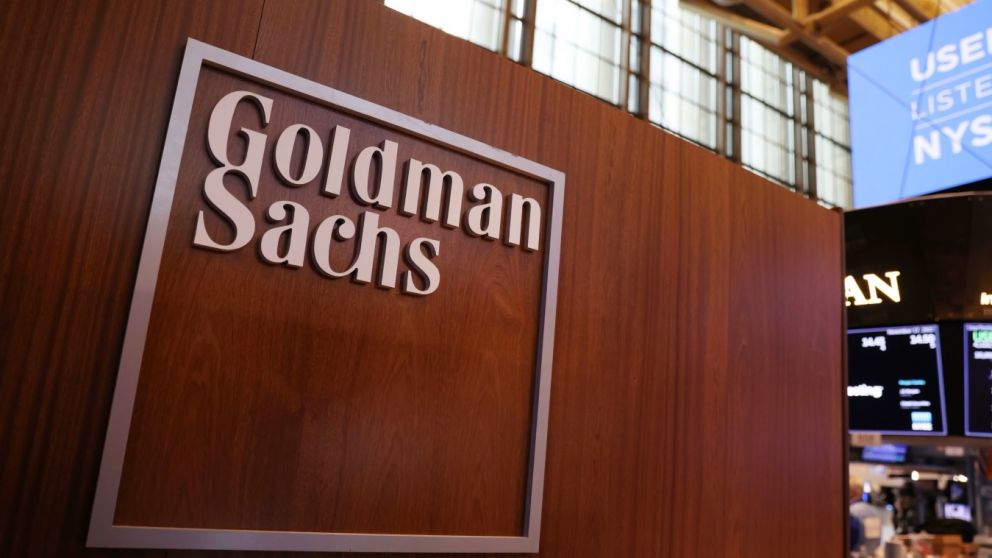Poco importaron las críticas de Trump, Goldman Sachs no da el brazo a torcer