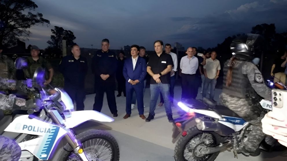 Fernando Espinoza y Javier Alonso pusieron en marcha una nueva base de fuerzas especiales de prevención