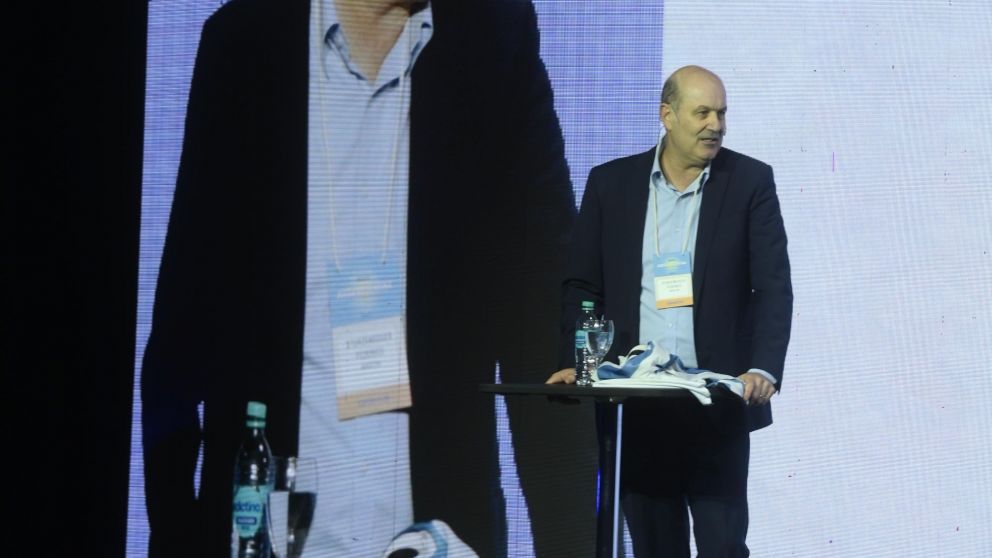 Sturzenegger en el Coloquio de IDEA