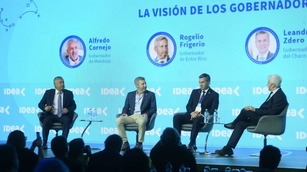 Cornejo, Frigerio y Zdero en el Coloquio de IDEA