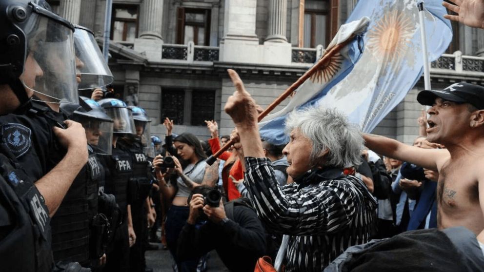 Nuevo mi�rcoles, nueva marcha: los jubilados dijeron presente en el Congreso