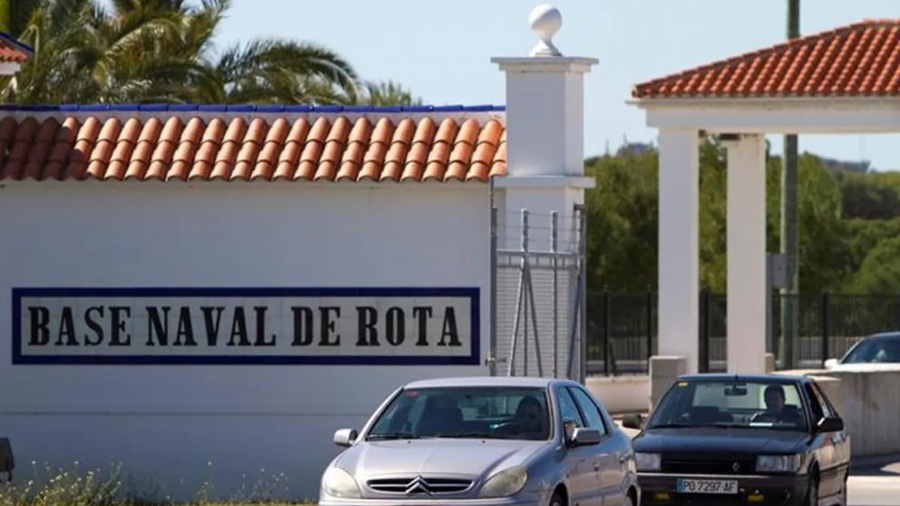 Unos mil trabajadores civiles están empleados en la base de Rota