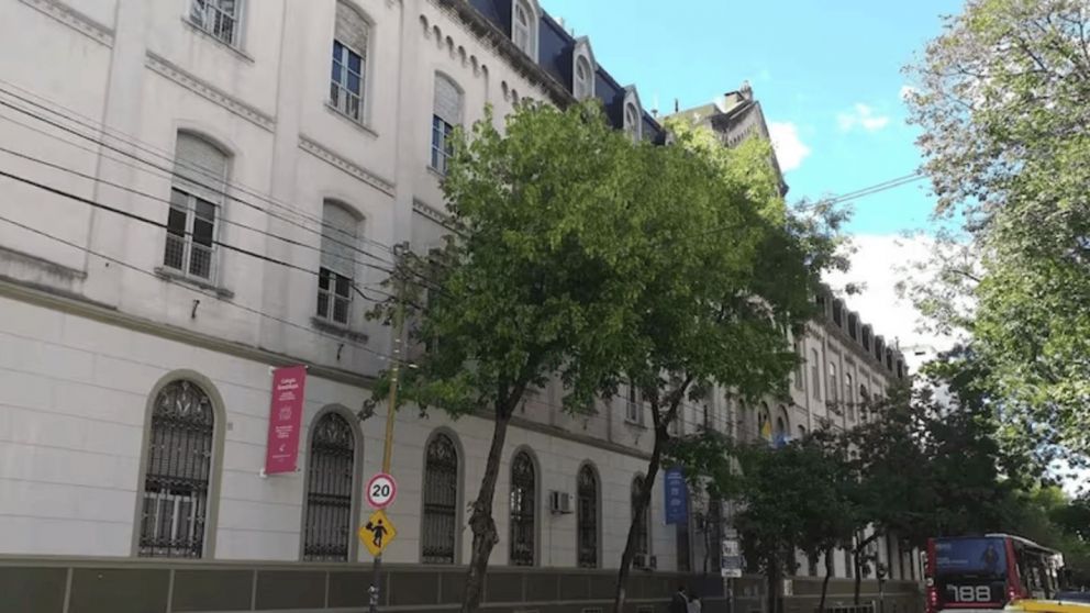 Explosión en un colegio de Palermo